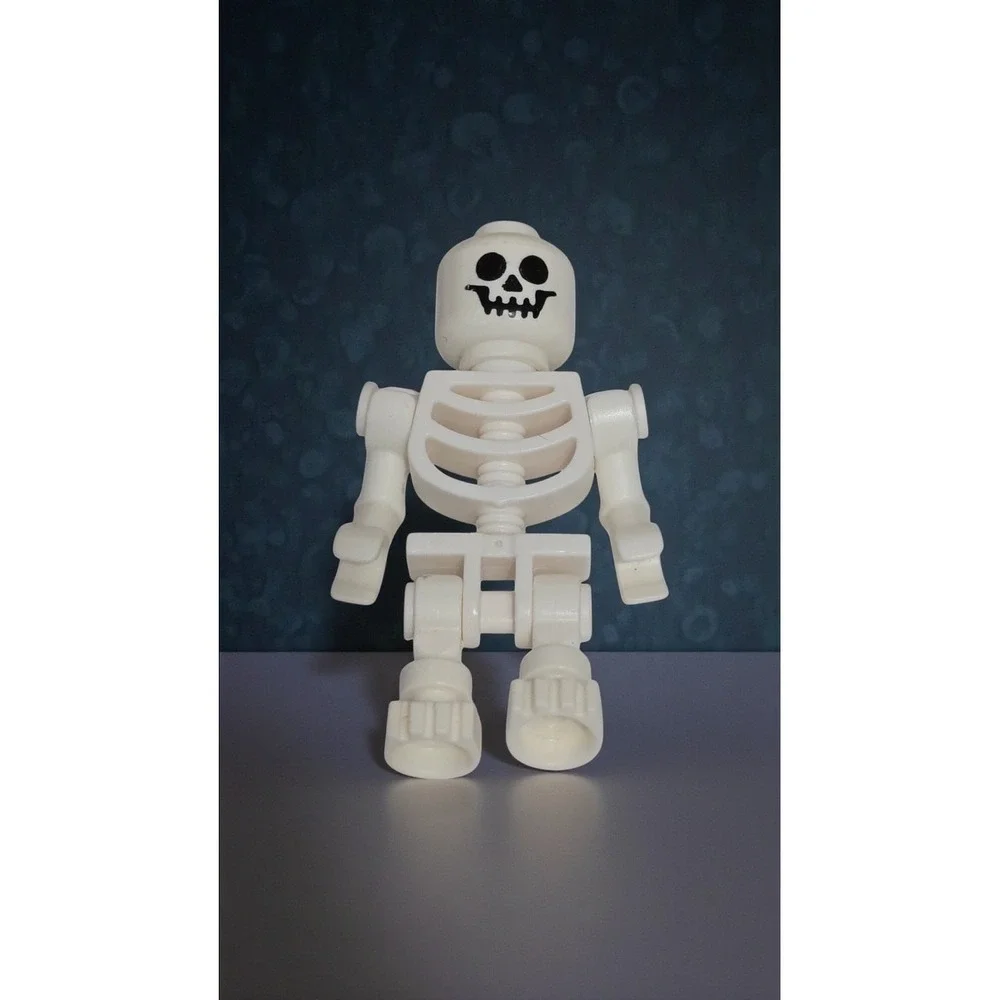 LEGO Skeleton Minifigure White Classic gen001‎ Castle Pirates Halloween Figure